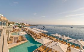 Ax Odycy Hotel